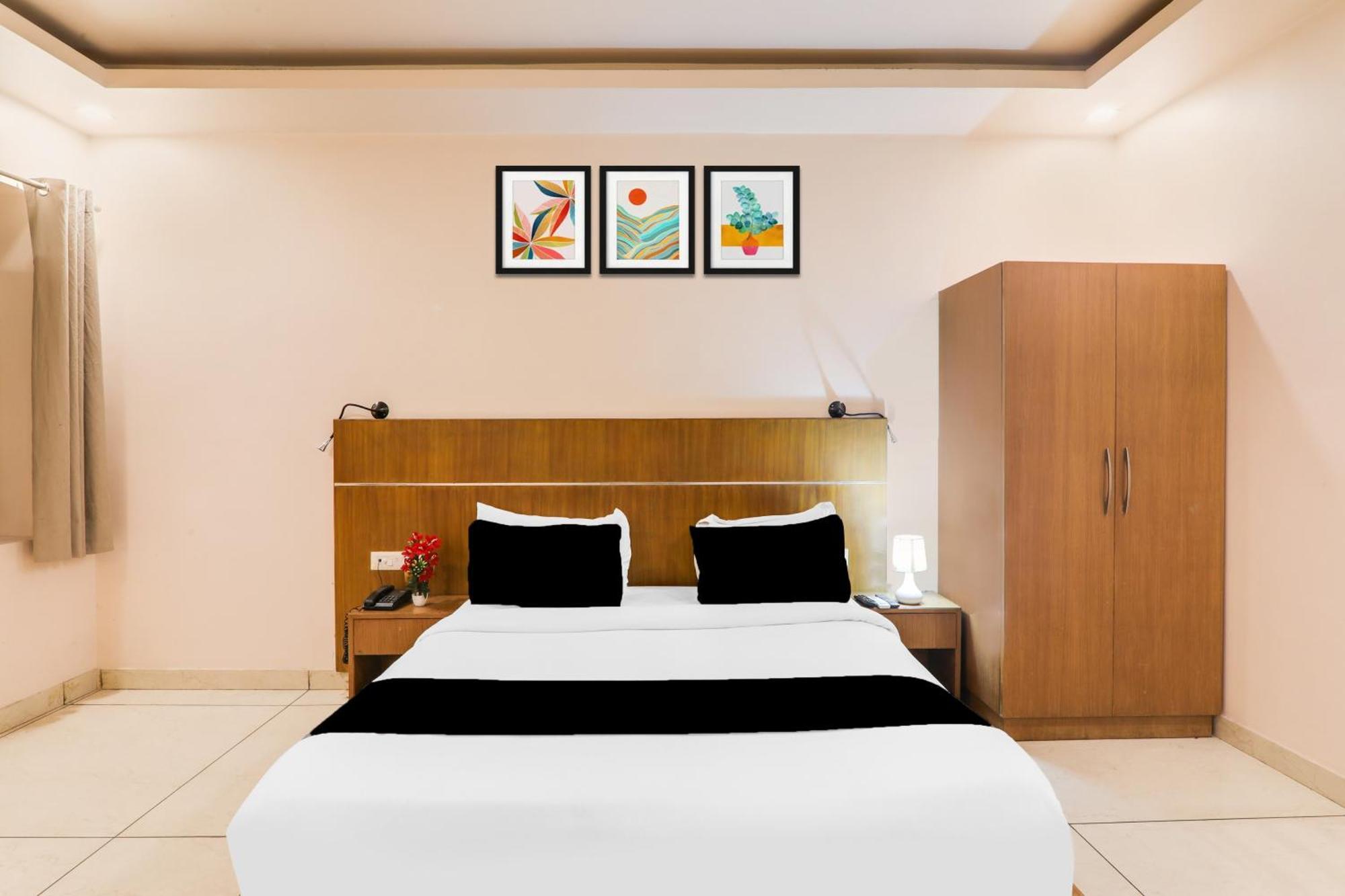Super Townhouse Viraj Khand Formerly Veridian Inn Chinhat Exterior photo