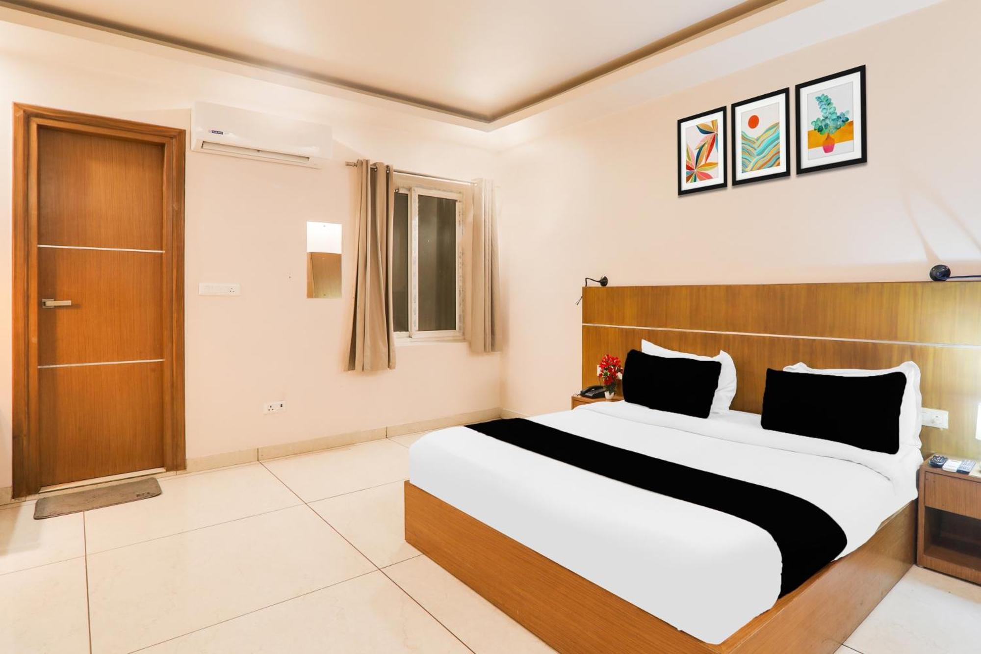 Super Townhouse Viraj Khand Formerly Veridian Inn Chinhat Exterior photo